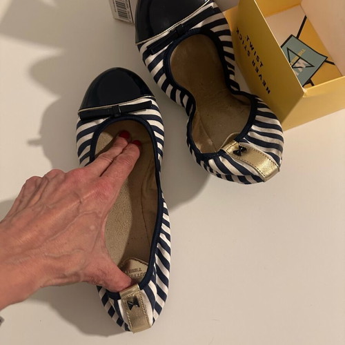 Butterfly Twists striped foldable ballerinas size 41 like new with box