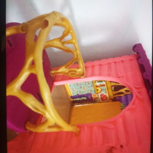 Treehouse for dolls like new