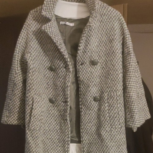 Short coat jacket like new, white and gray, size L