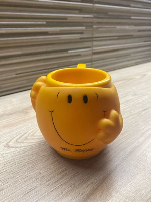 Mr. Happy plastic vintage mug used, Little Miss and Mr. Men