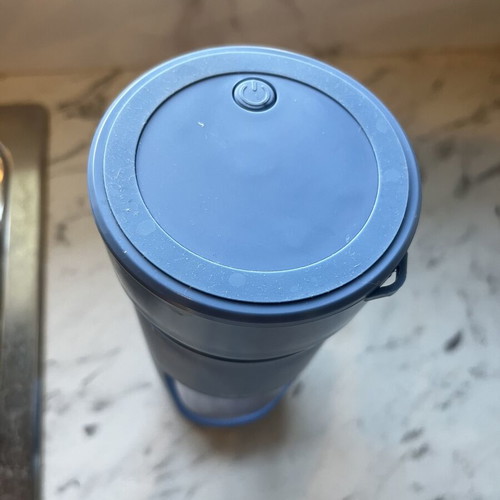 Rechargeable blender for smoothies like new with charging cable and box