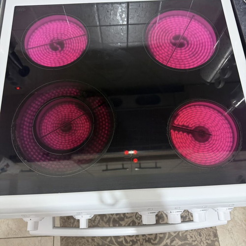 Davoline kitchen stove with ceramic hob like new