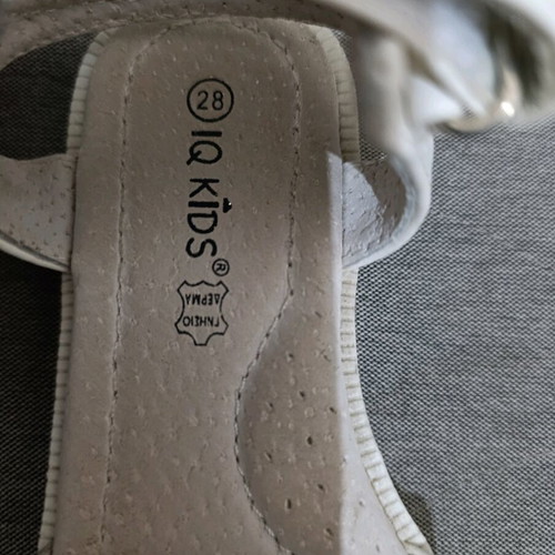 Πέδιλα IQ Shoes νούμερο 28 σαν καινούργια, λευκά με πεταλούδα