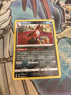 Thievul Pokemon Card Reverse Holo like new, Evolving Skies