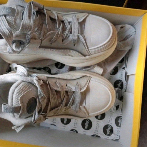 Buffalo platform sneakers like new, size 39, white and gray
