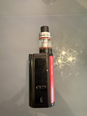 Smok GX 2/4 electronic cigarette used with atomizer