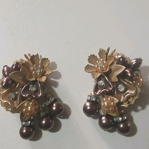 Vintage Beru Jewels earrings like new in collectible wooden jewelry box