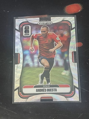 Andrés Iniesta Panini Prizm World Cup silver wave card like new