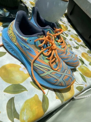 Παπούτσια Asics αθλητικά μέγεθος 37 σαν καινούργιο, μπλε πολύχρωμα