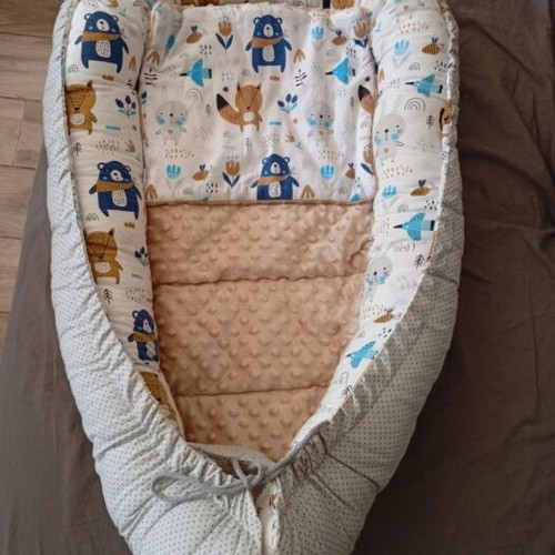 Medipartners baby nest like new with adjustable size and extra covers