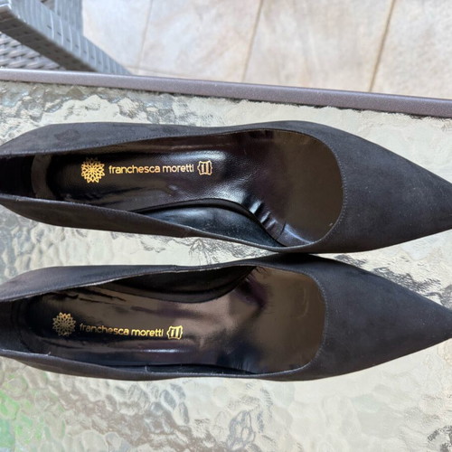 Black pumps like new, size 41