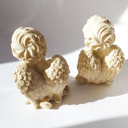 Vintage set of 2 resin cherubs in classic Renaissance style like new