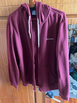 Champion hoodie XL like new, red