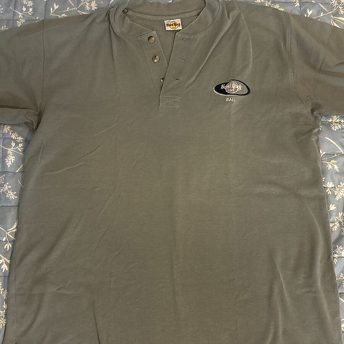 Hard Rock Cafe Bali Henley T-shirt khaki with embroidered logo, like new