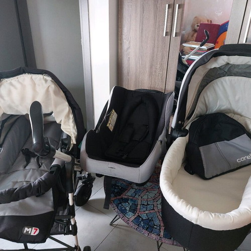Carello 3-in-1 stroller used with carrycot and seat