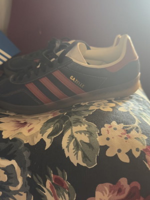 Adidas Gazelle Indoor sneakers like new, size 44, blue