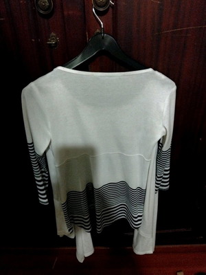 Navy blouse like new, size S, black and white