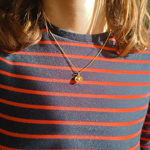 Gold necklace with shell and pearl pendant, like new, silver 925