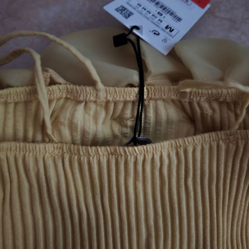 Zara crop top with tulle rose, yellow mustard, size S