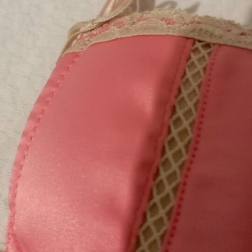 Venus Victoria satin pink bra 65B like new