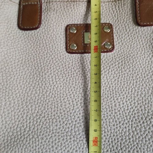 Sales~Kem shoulder bag in beige/cream shade