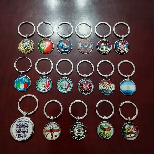 Keychains of National Football Teams New, set of 17 metal keychains