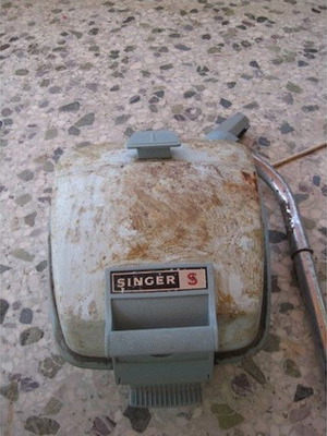 Vintage ηλεκτρική σκούπα Singer FC3001 εξ ολοκλήρου μεταλλική