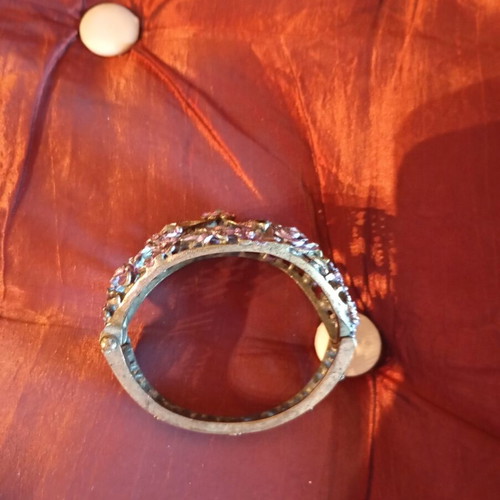 Vintage bracelet new, pink, heavy and beautiful