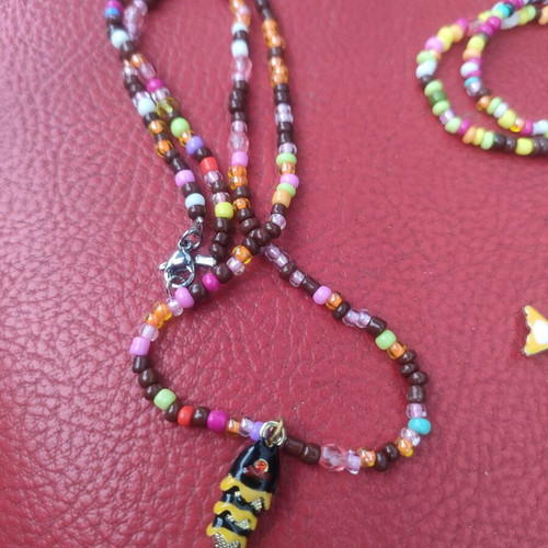 Summer necklace with fish pendant and steel clasp, new