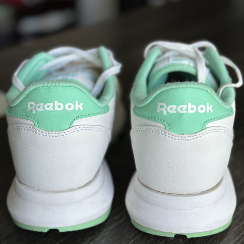 Reebok women's sneakers size 38, white with mint green accents