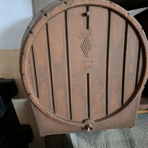 Wine barrel 320lt new with tap