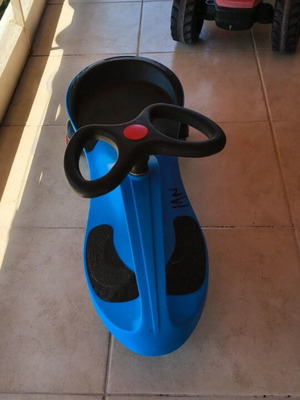 Wiggle Twist Car like new, barely used