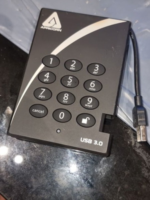 Apricorn Aegis Padlock 3 USB 3.1 Външен HDD 1TB 2.5" с комбинационен код Черен