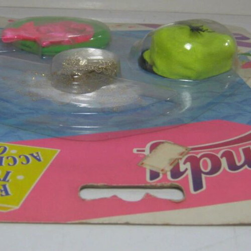 Hasbro Sindy Finishing Touches Accessories 1989 brand new