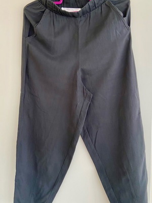 Γκρι παντελόνι Black & Black γυναικείο σαν καινούργιο, loose γραμμή