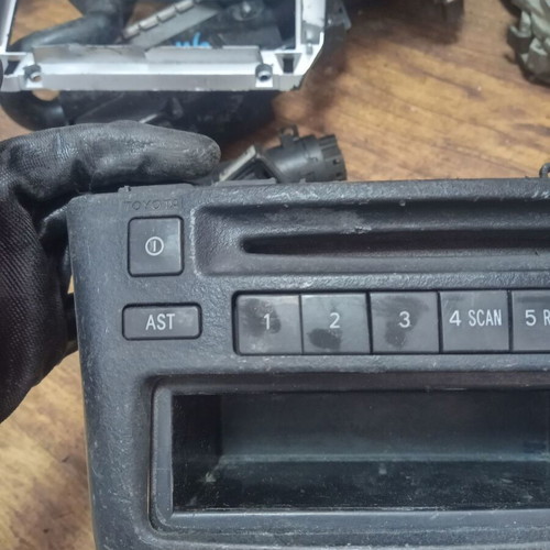 Toyota Yaris radio CD DVD used