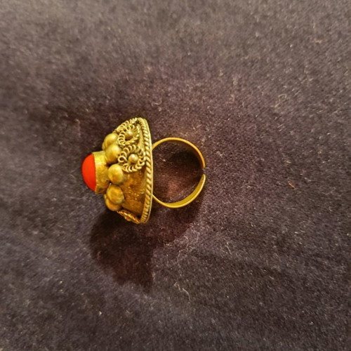 Vintage collectible ring used