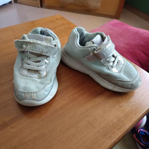 Frozen District sneakers for girls size 23 used