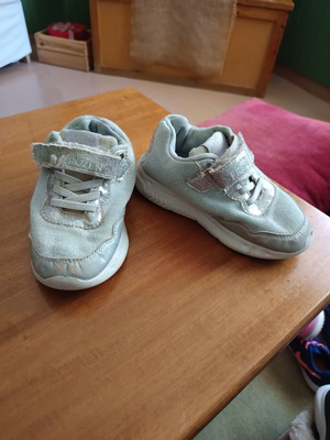 Frozen District sneakers for girls size 23 used