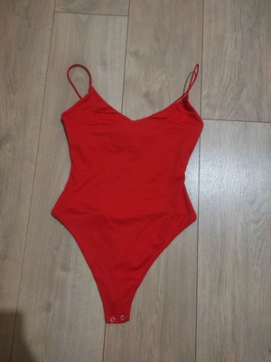 Bershka red bodysuit like new, size S