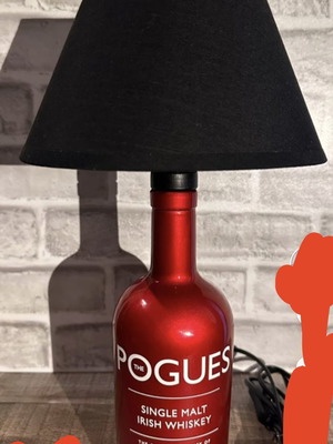 Φωτιστικό χειροποίητο από μπουκάλι whiskey