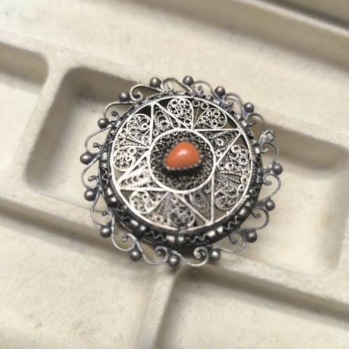 Vintage silver brooch with natural red coral stone, like new