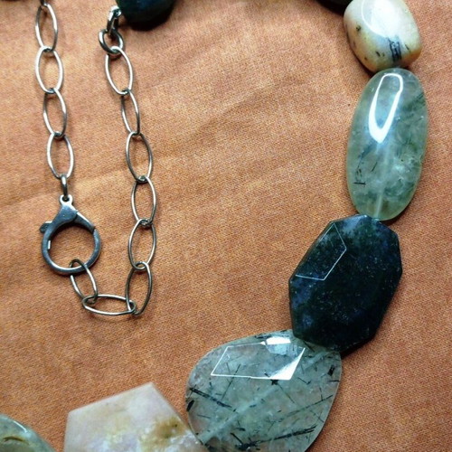 Statement necklace made of natural semiprecious stones, like new, 65cm