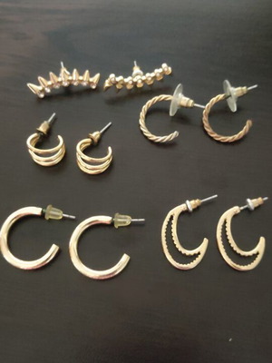 Earrings set of 5 pairs like new, gold color