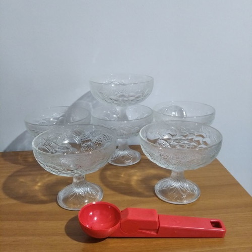 Glass ice cream bowls used, pack of 6, vintage