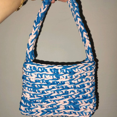 Crochet shoulder bag made of mako yarn blue-pink new