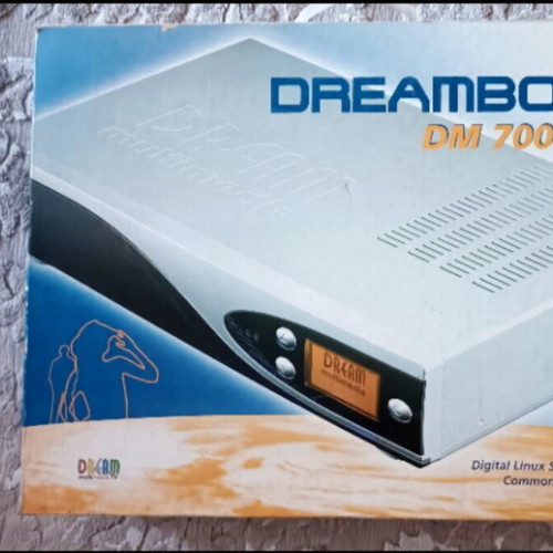Dream Multimedia DM7000-S satellite receiver like new with remote and 250GB HDD