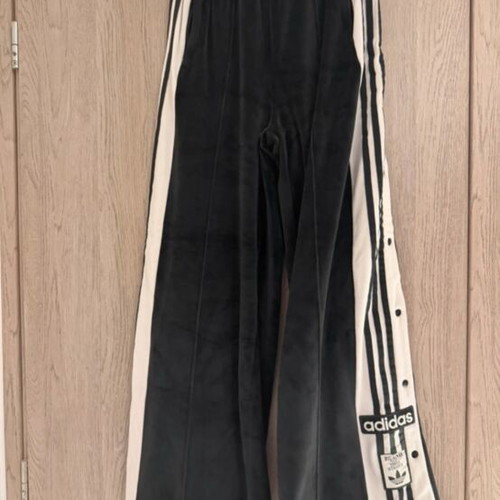 Vero Moda dress black with elastic lace, new, size S