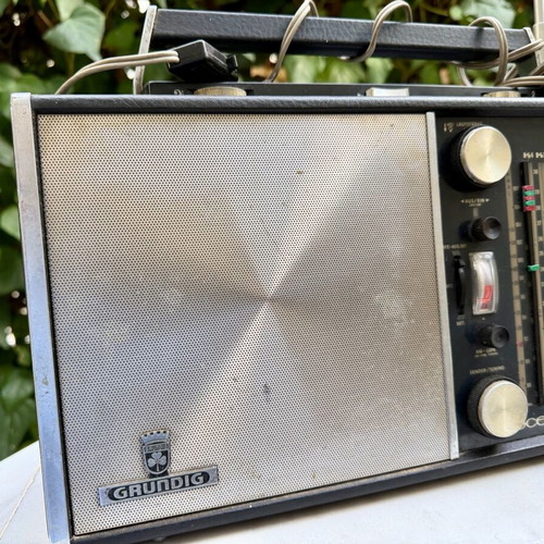Grundig Ocean Boy 3000 radio used, collectible