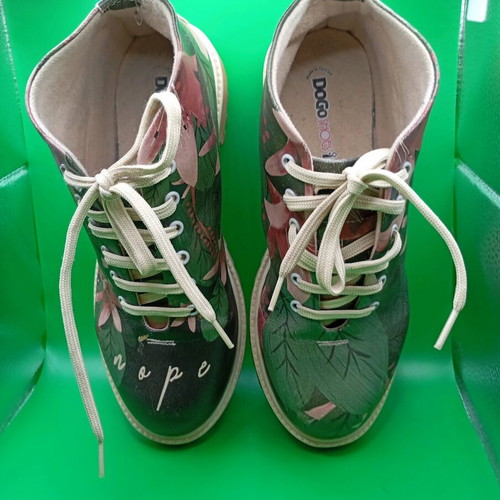 DOGO leather shoes hand-painted, like new, size 37